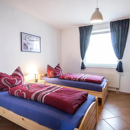 Neue Reihe 8 Links Appartement *
