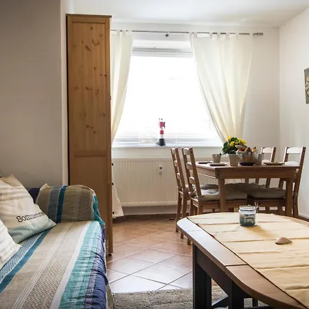 Neue Reihe 8 Links Appartement *
