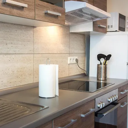 Neue Reihe 8 Links Appartement *
