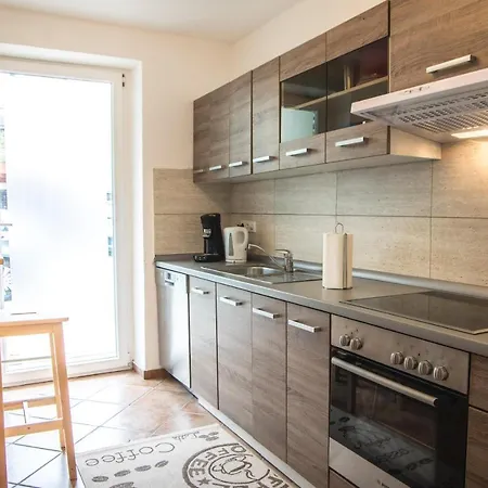Neue Reihe 8 Links Appartement *
