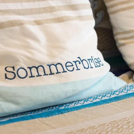 Neue Reihe 8 Links Appartement *